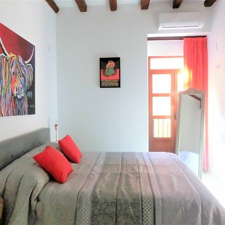 Total Valencia Lonja Apartment Luaran gambar